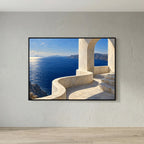 The Sea Terrace — Elfenbeinfarbener Steinbogen und sonnige Terrasse über kobaltblauem Meer