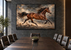 Quadro di cavallo sauro in corsa, con cornice nera, in un interno moderno